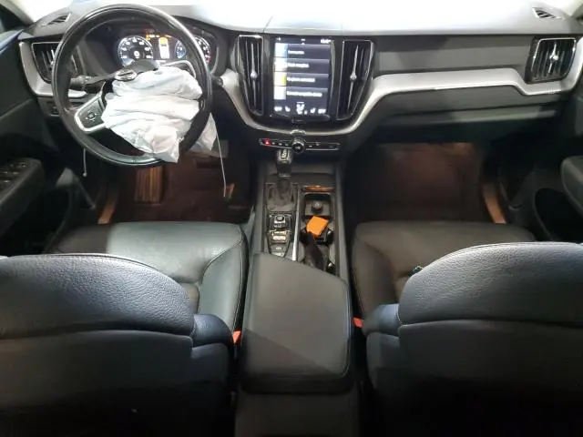 2021 VOLVO XC60 T5 MOMENTUM  