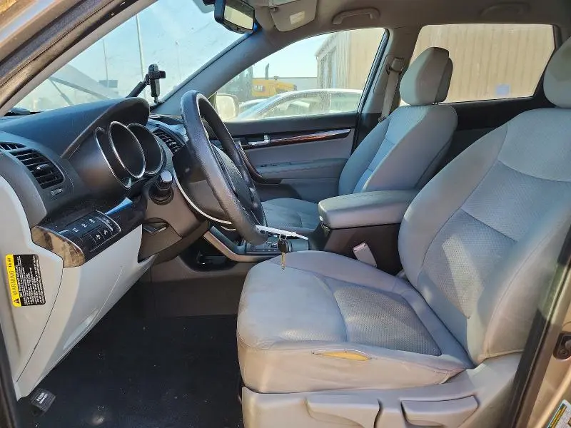 2011 KIA SORENTO LX  