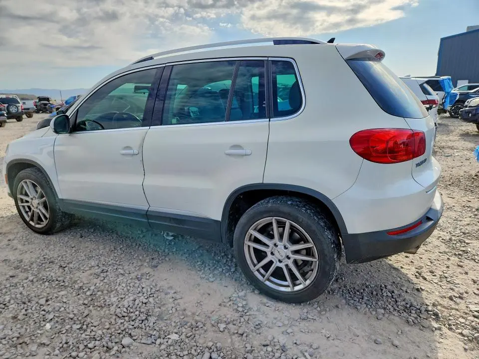 2013 VOLKSWAGEN TIGUAN S  