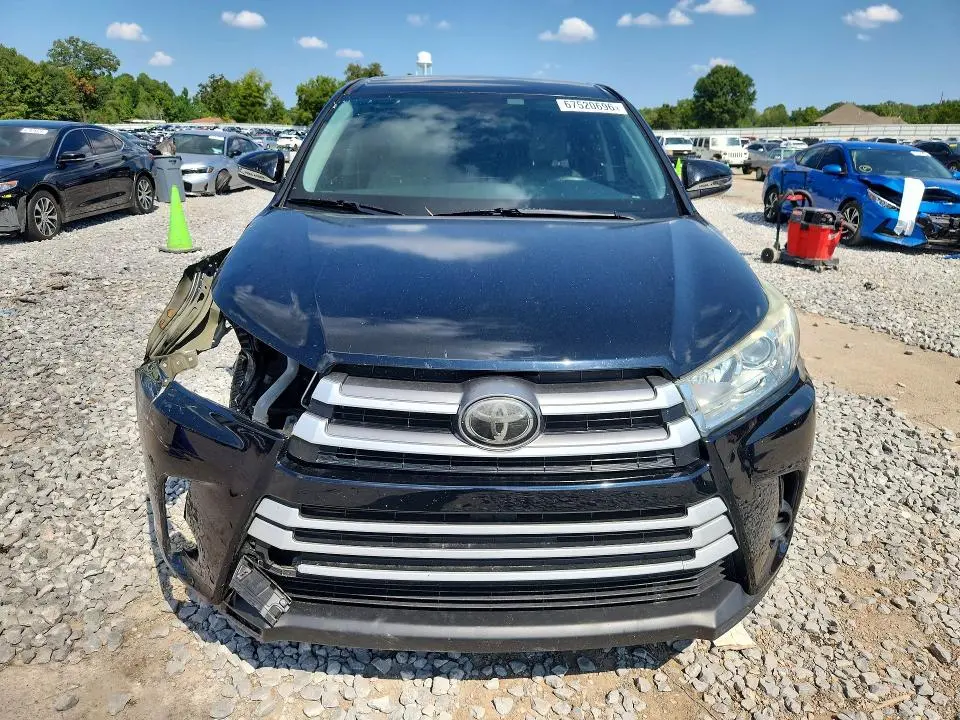 2019 TOYOTA HIGHLANDER LE  