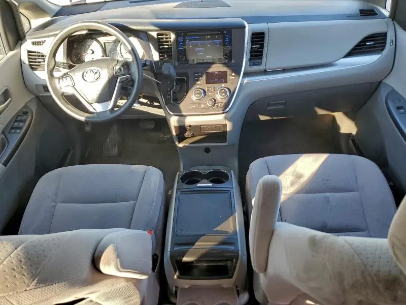 2016 TOYOTA SIENNA LE  