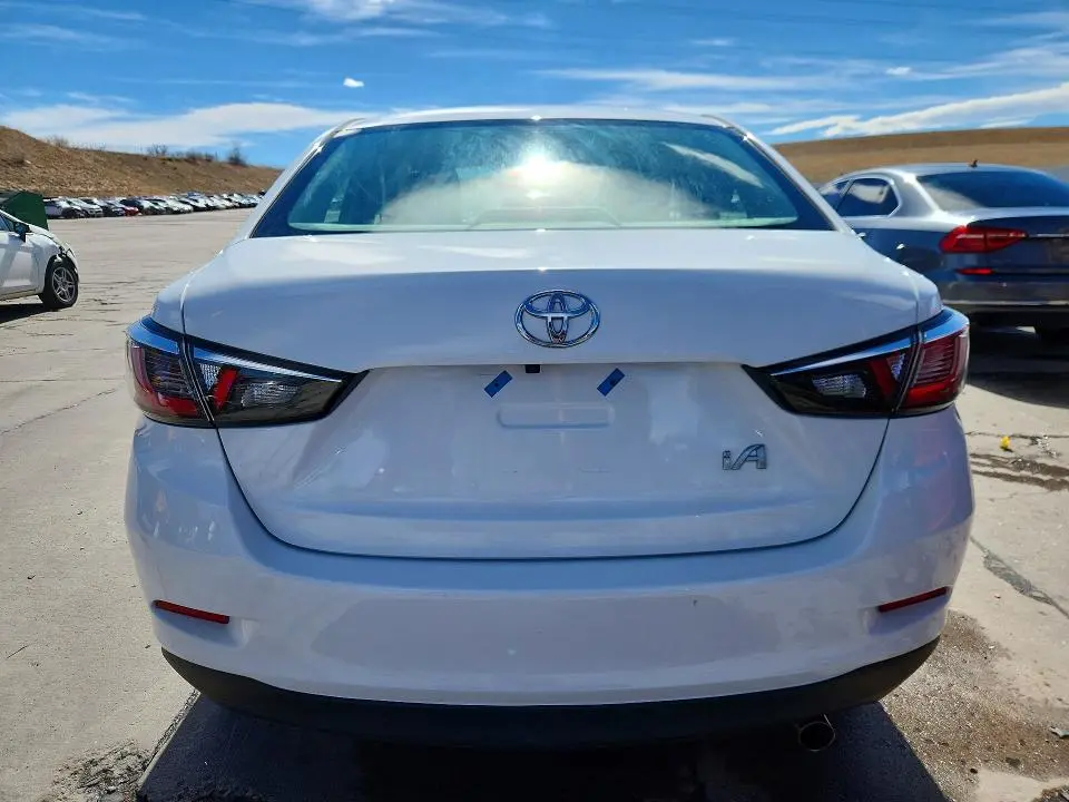 2017 TOYOTA YARIS IA BASE  