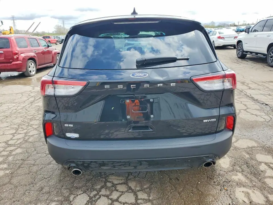 2022 FORD ESCAPE SE  
