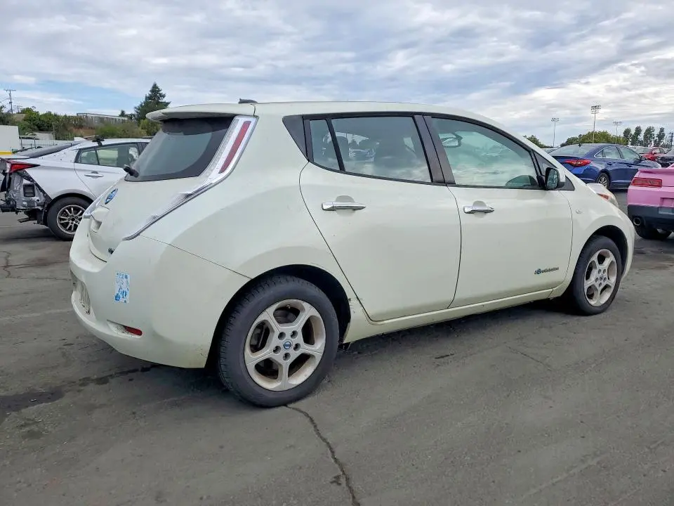 2011 NISSAN LEAF SV  