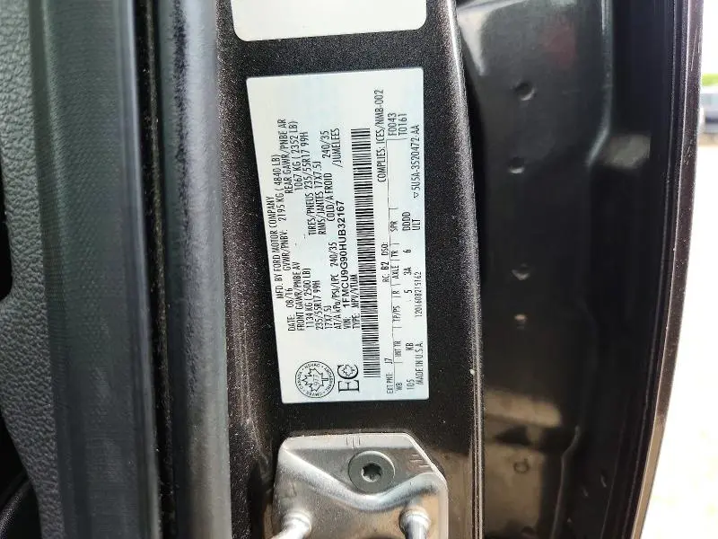 2017 FORD ESCAPE SE  