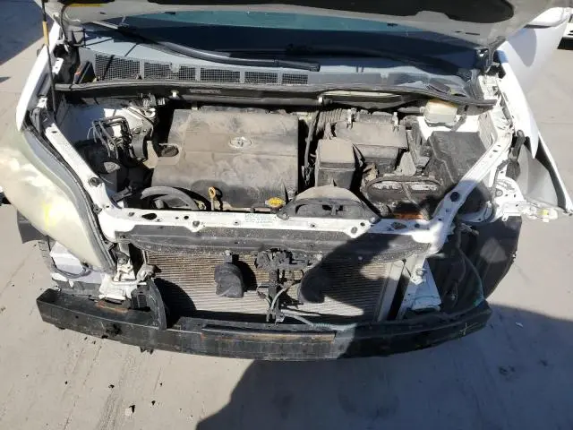 2011 TOYOTA SIENNA LE  