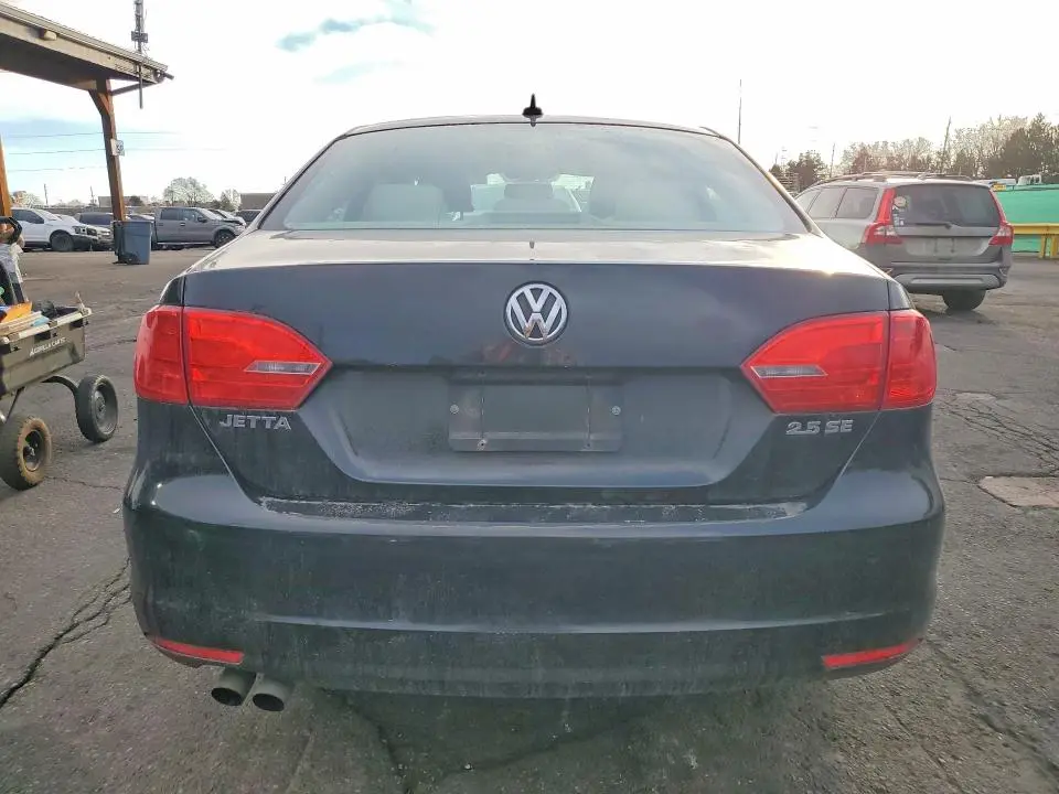 2013 VOLKSWAGEN JETTA SE  