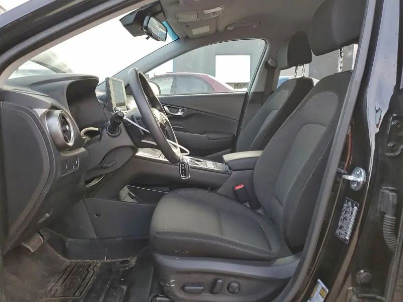 2023 HYUNDAI KONA SE  