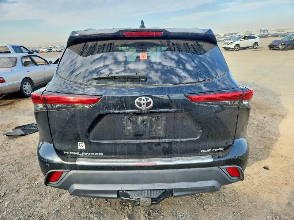 2022 TOYOTA HIGHLANDER XLE  