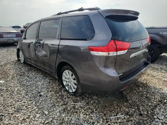 2011 TOYOTA SIENNA XLE  