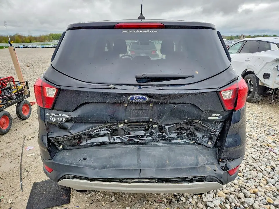 2019 FORD ESCAPE SE  