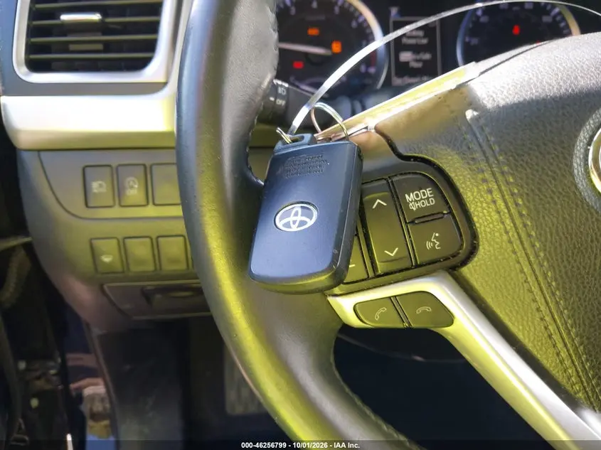 2019 TOYOTA HIGHLANDER XLE