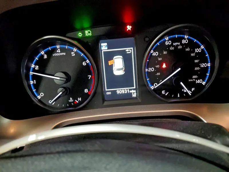 2017 TOYOTA RAV4 XLE  