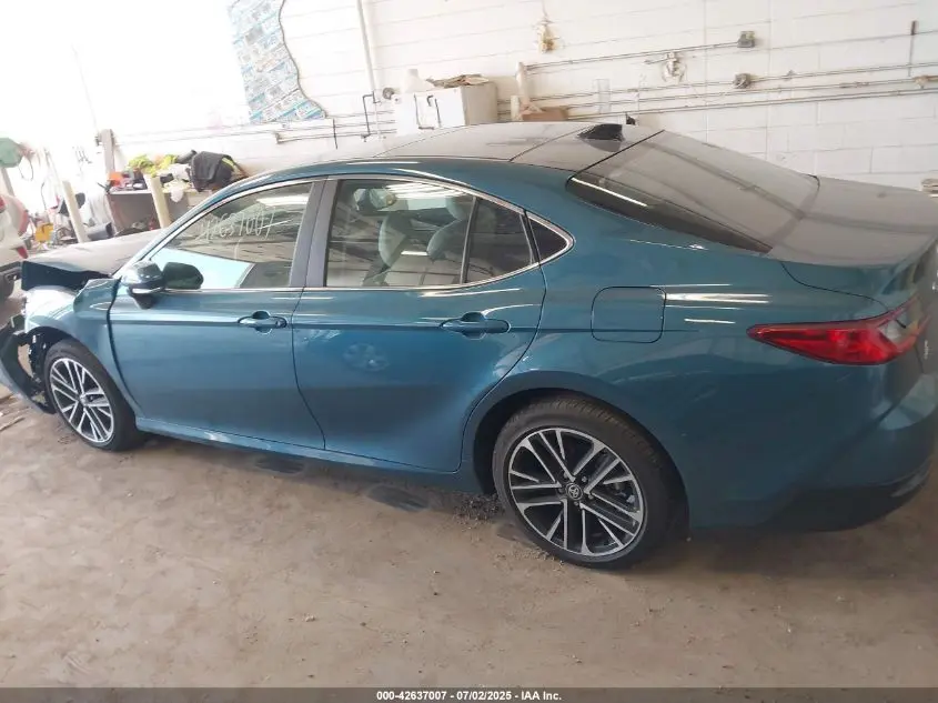 2025 TOYOTA CAMRY XLE