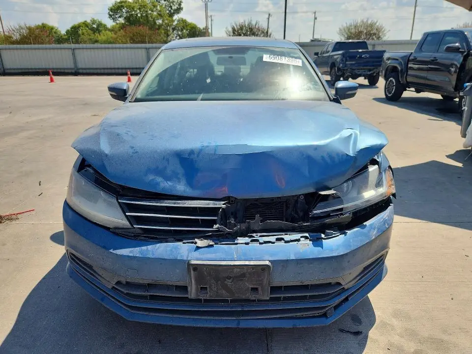 2017 VOLKSWAGEN JETTA SE  