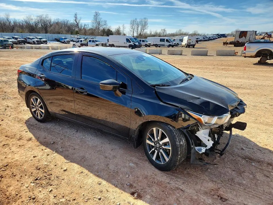 2021 NISSAN VERSA SV  