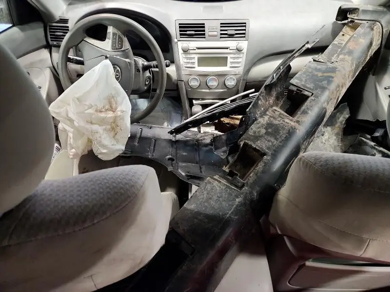 2011 TOYOTA CAMRY BASE  