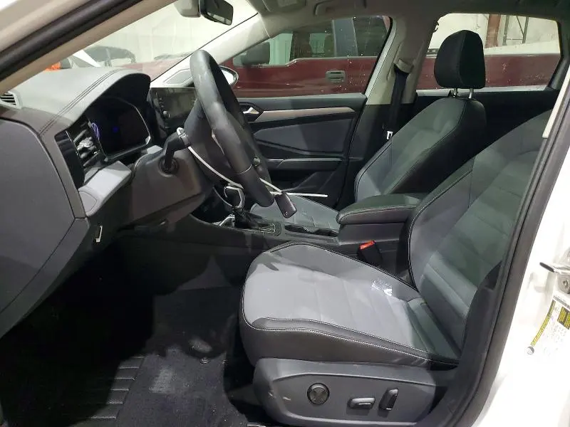 2025 VOLKSWAGEN JETTA SE  