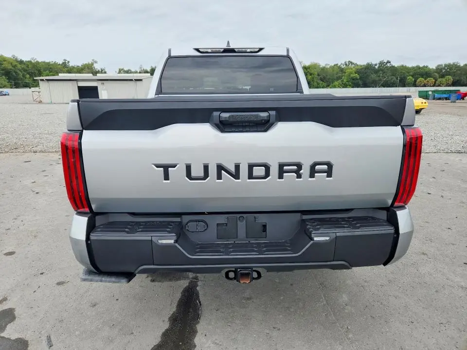 2026 TOYOTA TUNDRA SR  