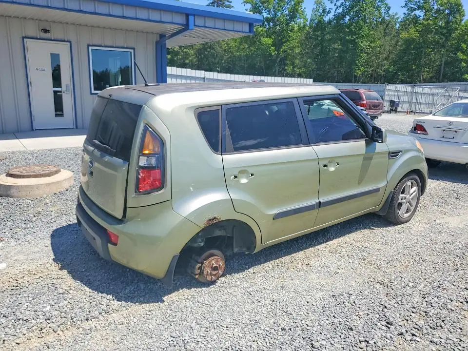 2011 KIA SOUL +  