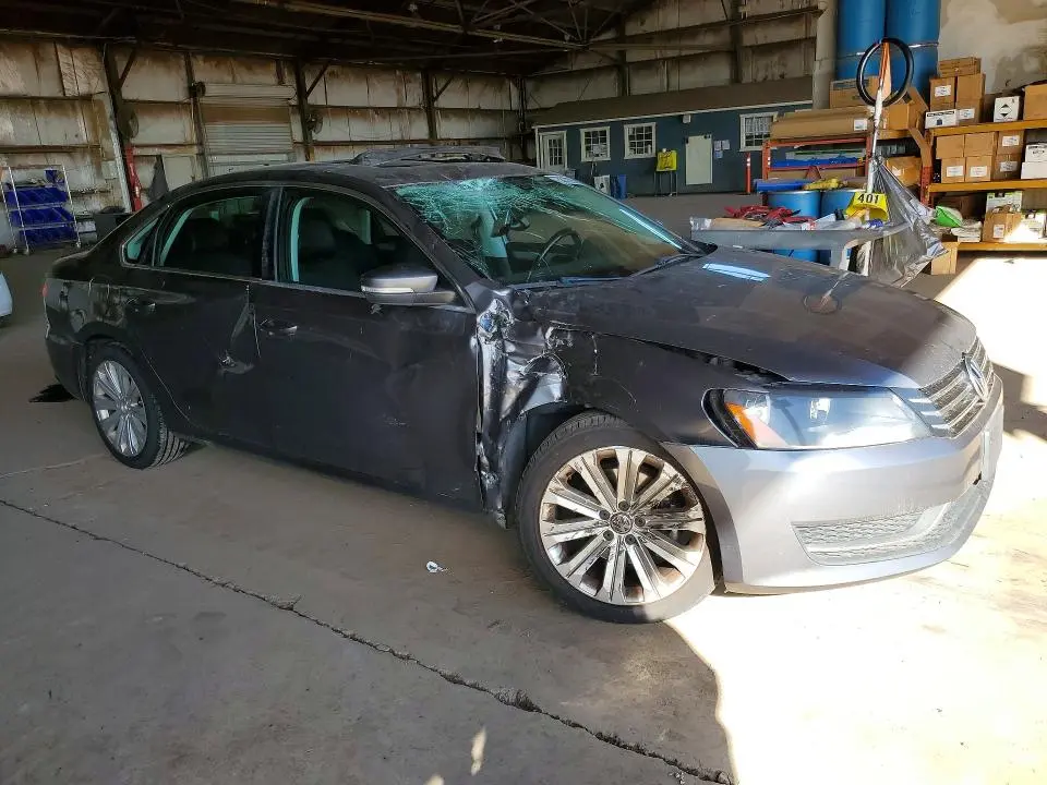 2013 VOLKSWAGEN PASSAT SE  