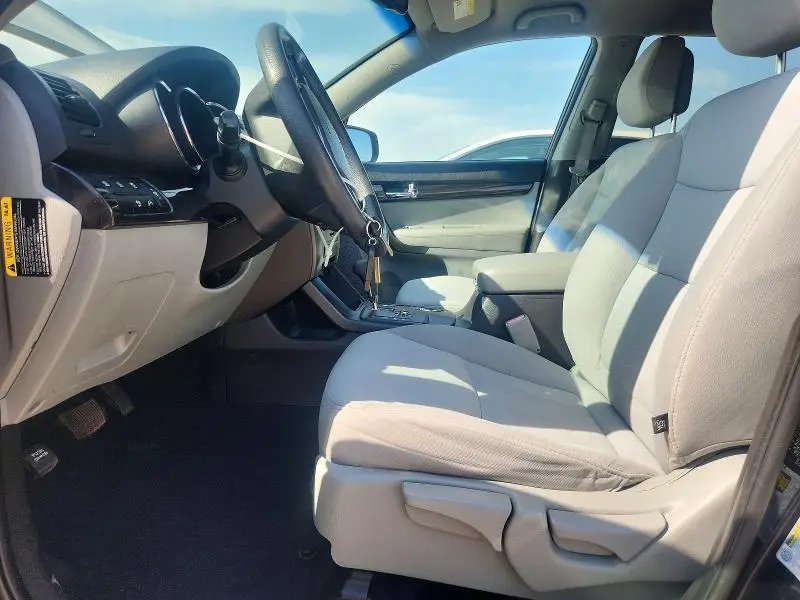 2012 KIA SORENTO LX  