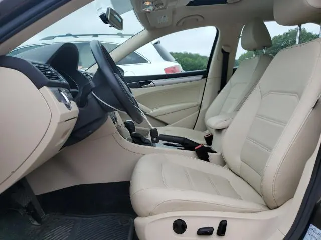 2019 VOLKSWAGEN PASSAT WOLFSBURG  
