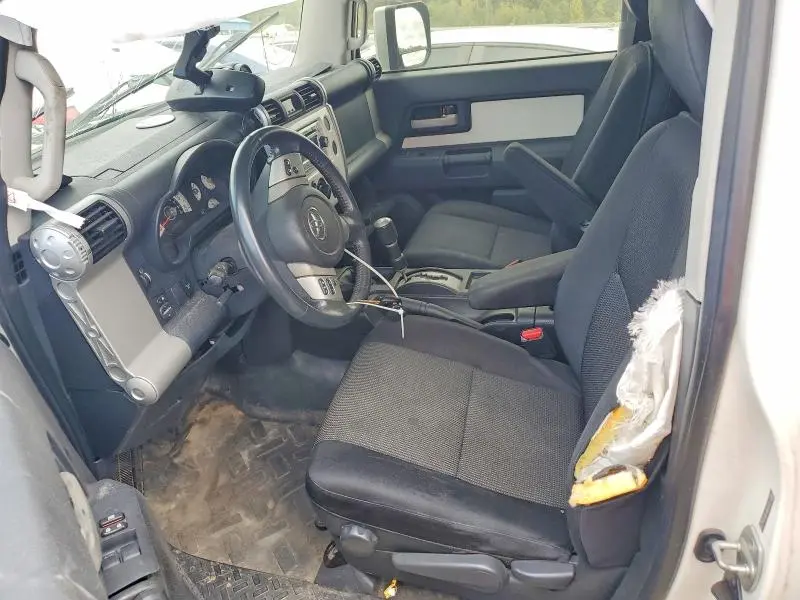 2013 TOYOTA FJ CRUISER BASE  