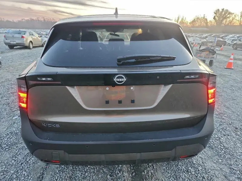 2025 NISSAN KICKS SV  