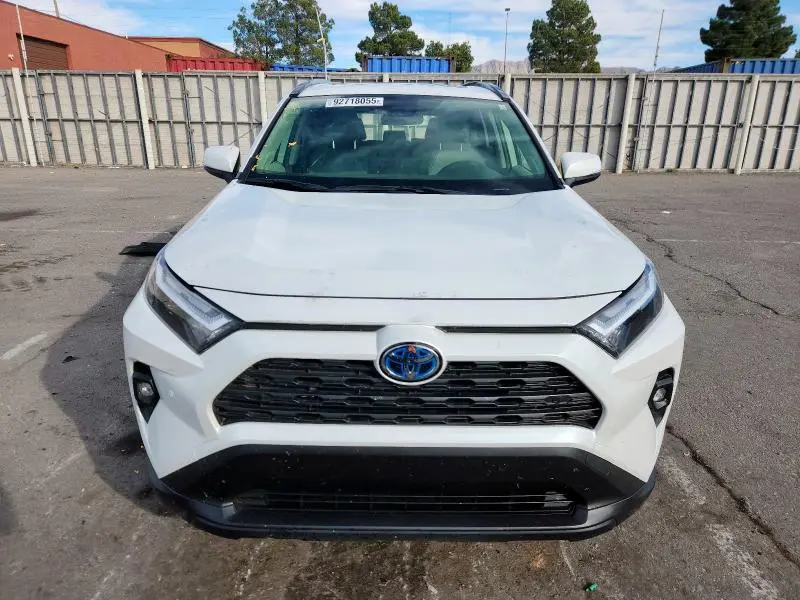 2024 TOYOTA RAV4 XLE PREMIUM  