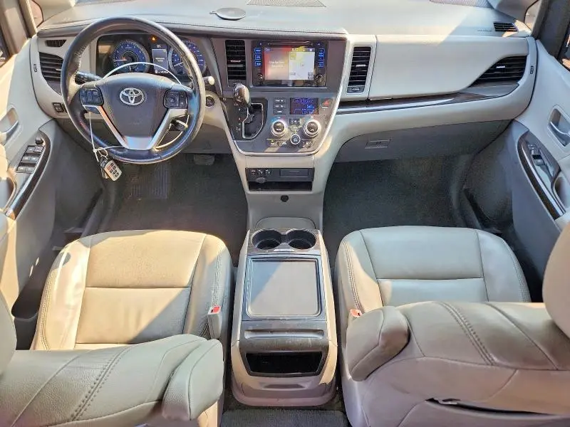 2017 TOYOTA SIENNA XLE 7-PASSENGER  