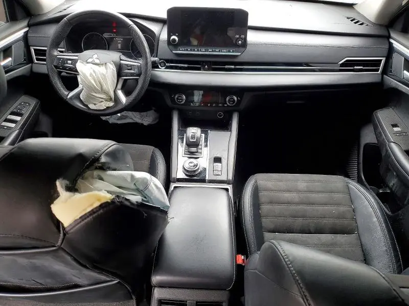2023 MITSUBISHI OUTLANDER SE  