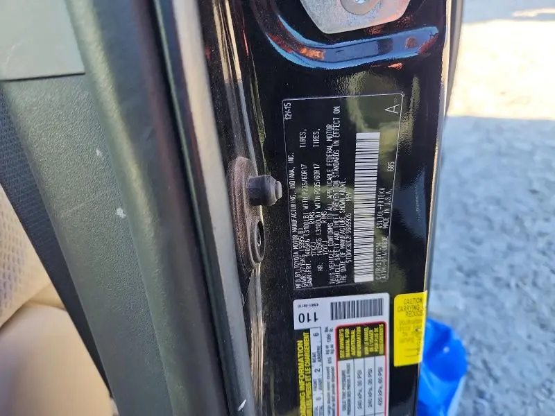 2015 TOYOTA SIENNA LE  