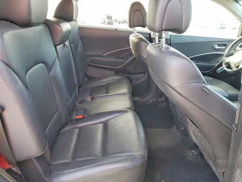 2018 HYUNDAI SANTA FE SE  