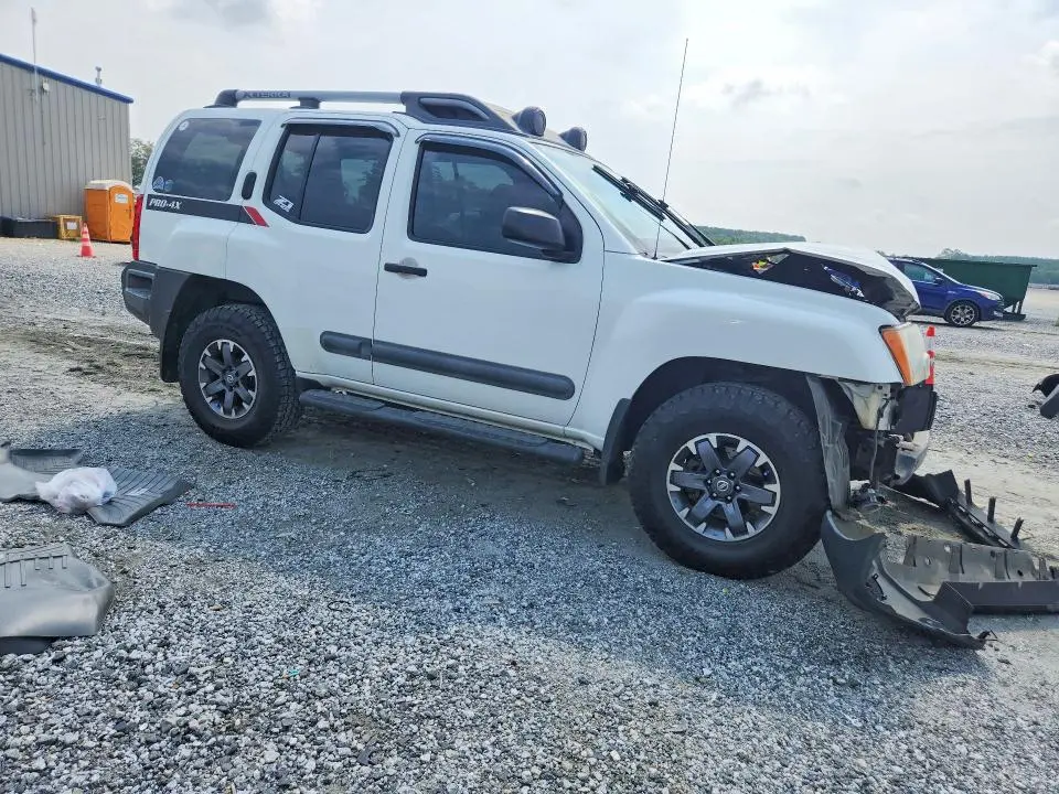 2015 NISSAN XTERRA X  