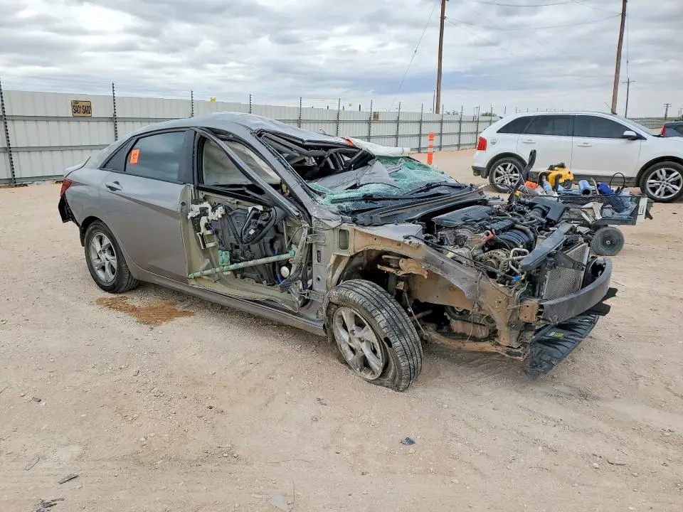 2023 HYUNDAI ELANTRA SE  