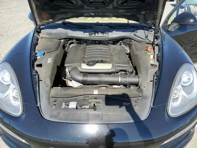 2013 PORSCHE CAYENNE   