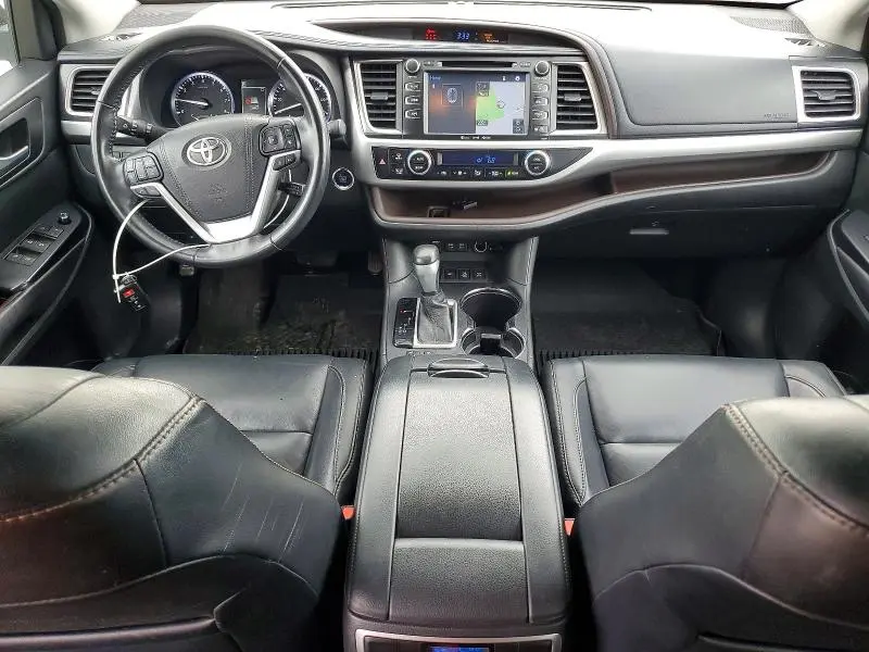 2017 TOYOTA HIGHLANDER XLE  
