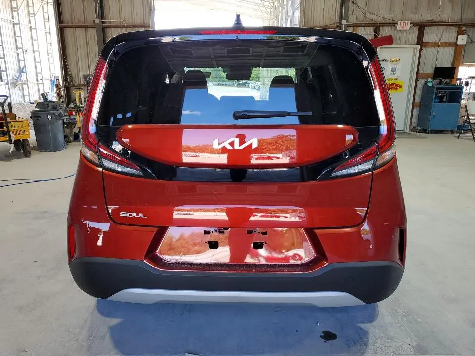 2025 KIA SOUL LX  