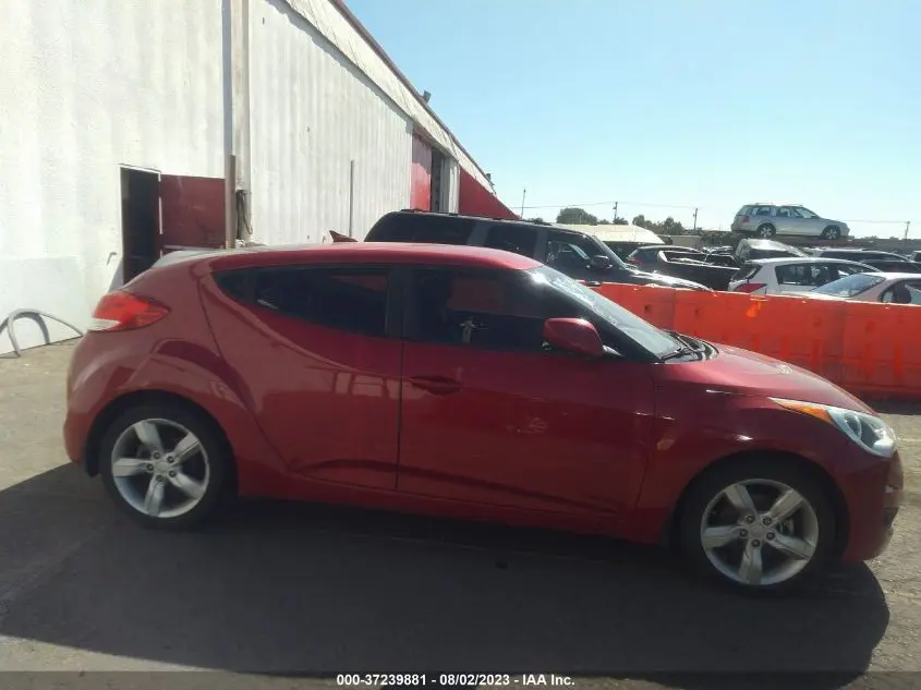 2013 HYUNDAI VELOSTER W/BLACK INT