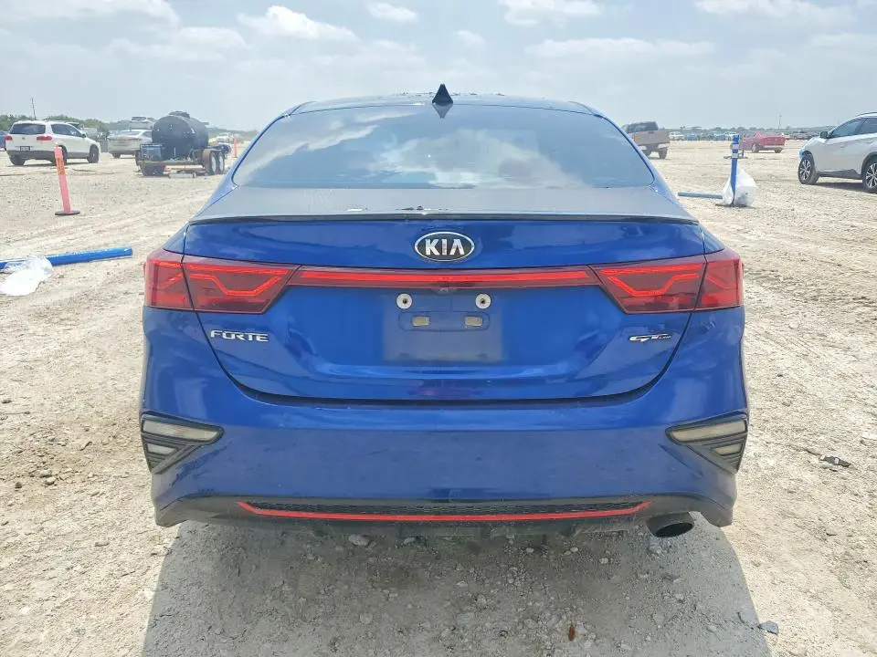 2021 KIA FORTE GT LINE  