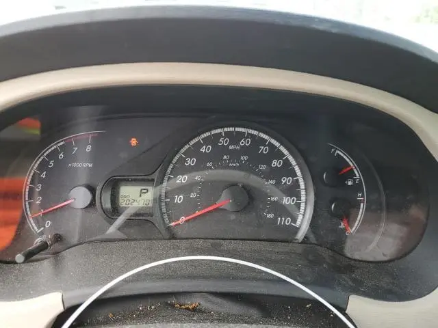 2011 TOYOTA SIENNA LE  