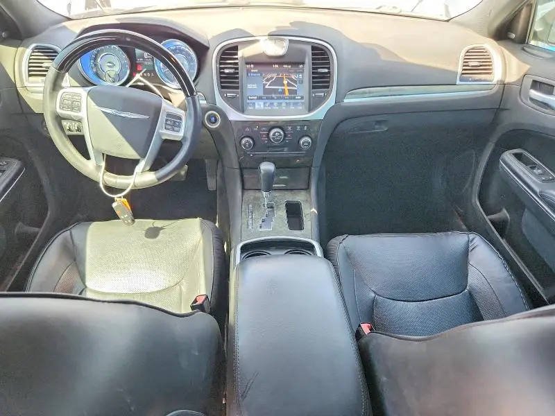 2011 CHRYSLER 300C   