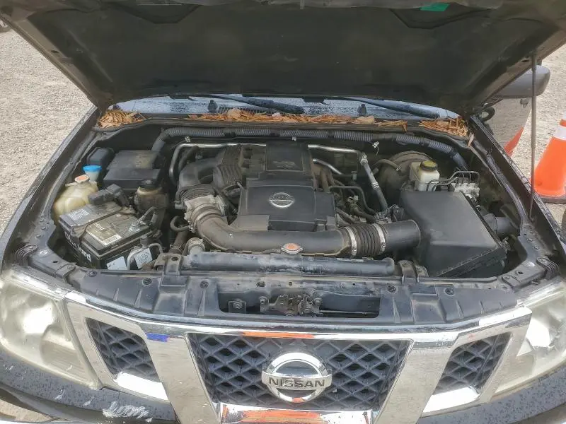 2010 NISSAN FRONTIER KING CAB SE  