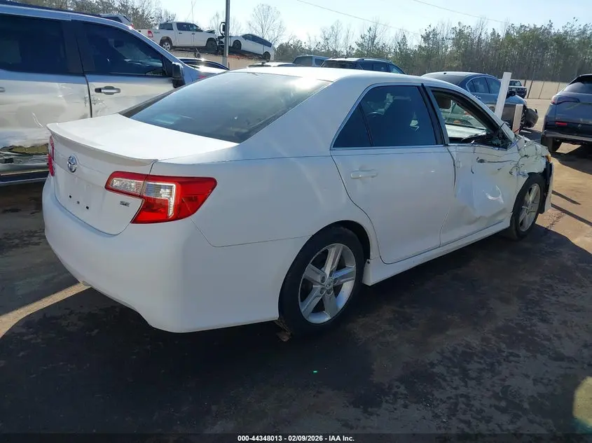 2013 TOYOTA CAMRY SE