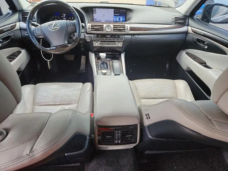 2013 LEXUS LS 460  