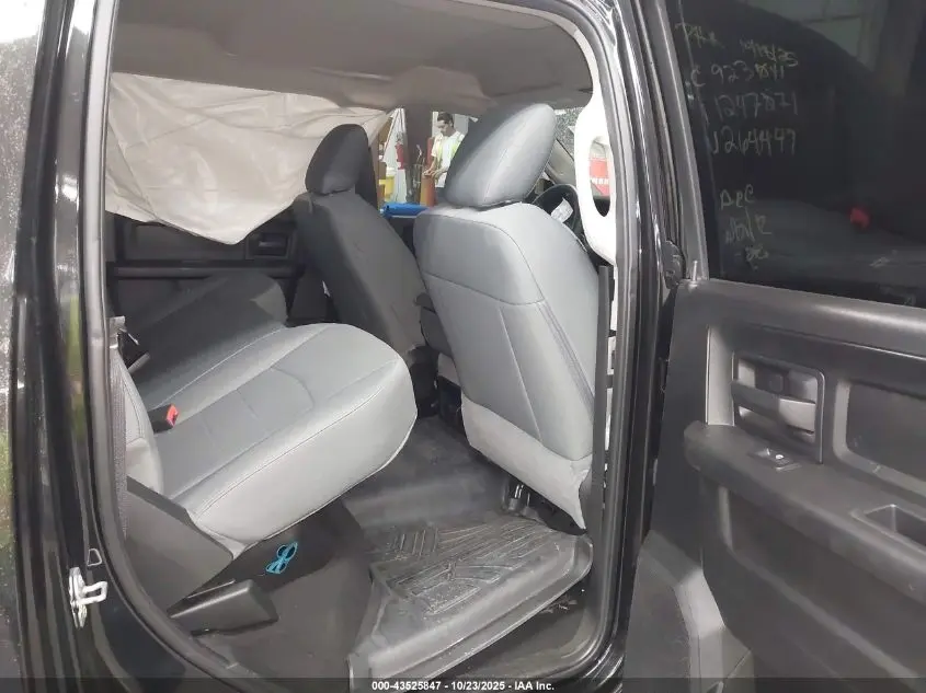 2018 RAM 1500 EXPRESS  4X2 5'7 BOX