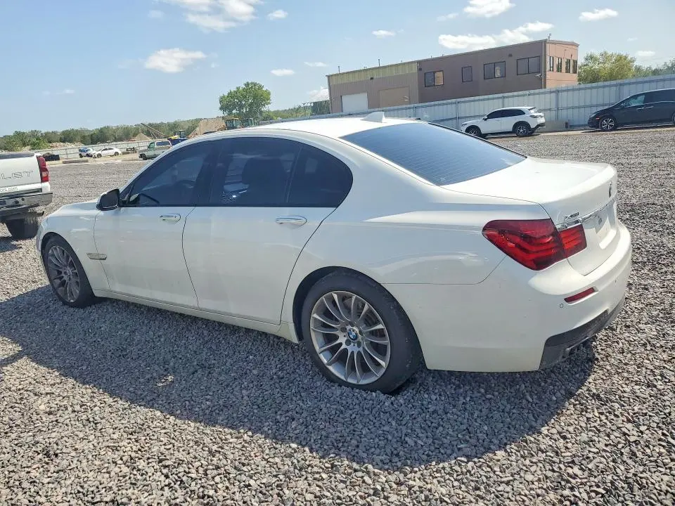 2015 BMW 750 XI  