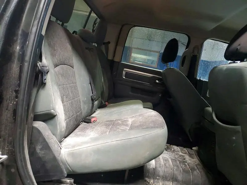 2016 RAM 1500 SLT  