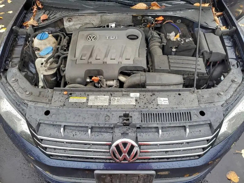 2013 VOLKSWAGEN PASSAT SE  